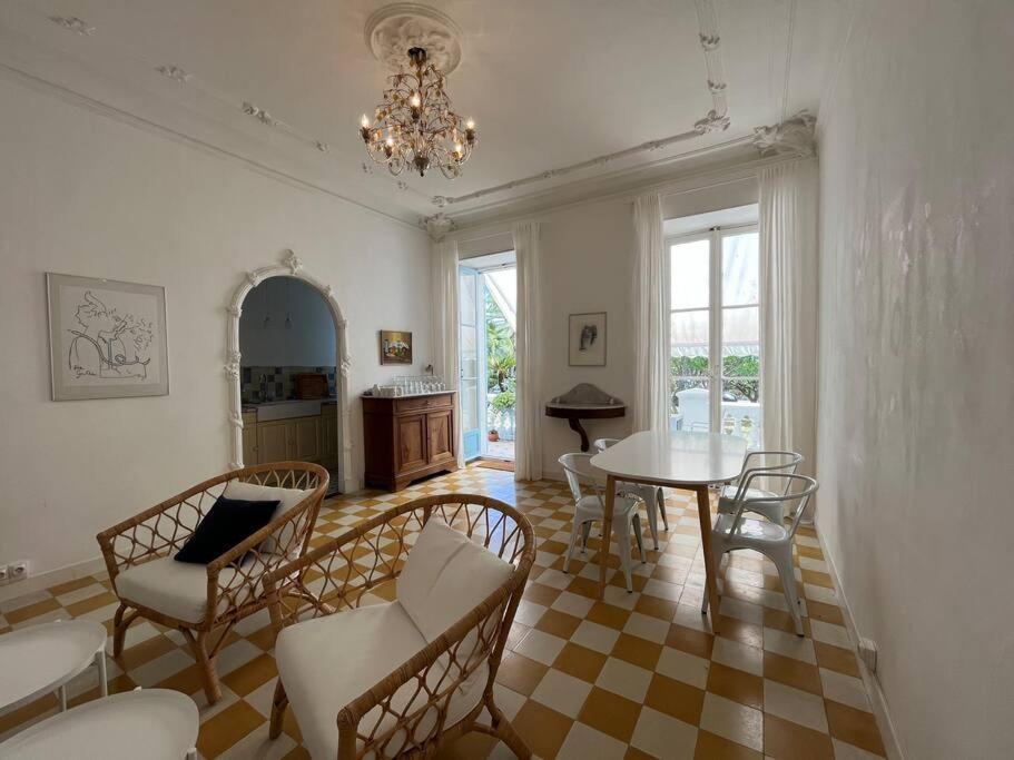 Beautiful Garden Apartment Steps From The Beach Мантон Екстер'єр фото