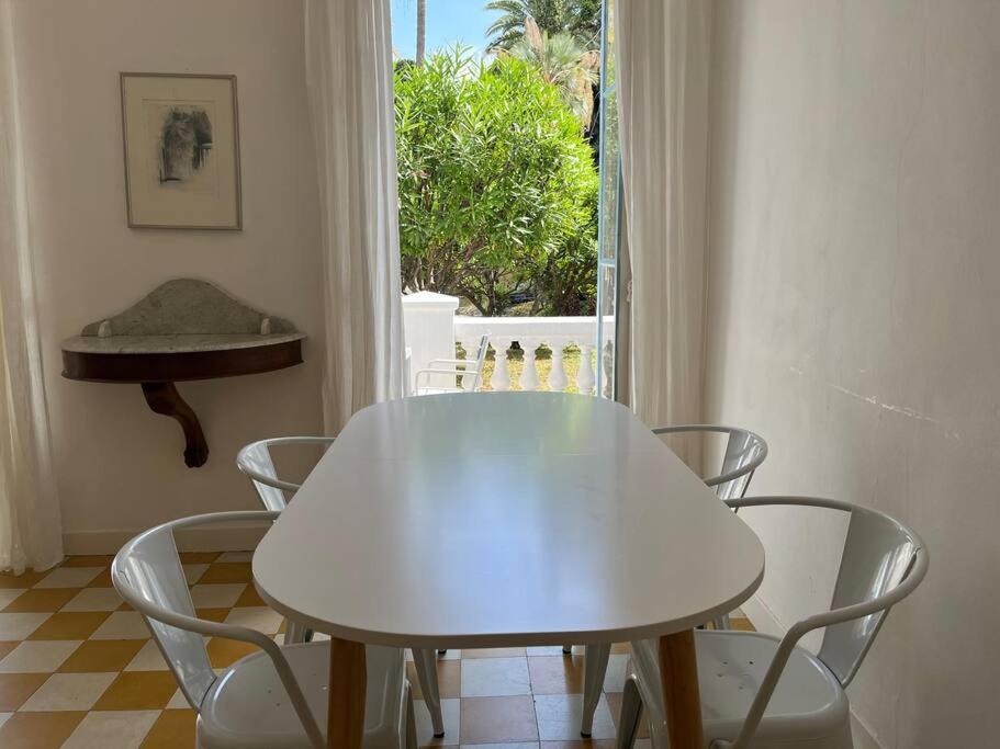 Beautiful Garden Apartment Steps From The Beach Мантон Екстер'єр фото