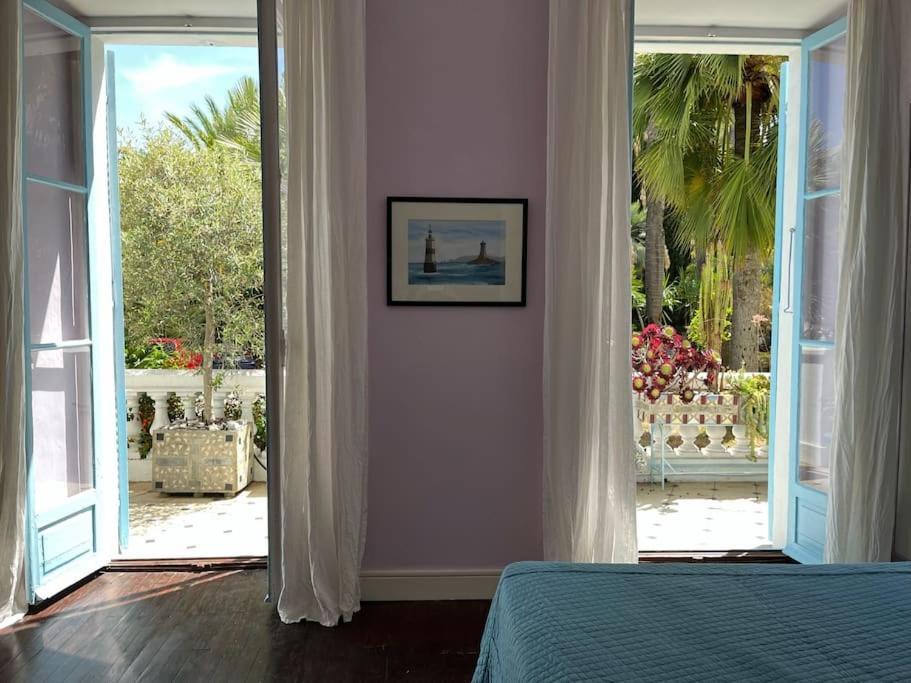 Beautiful Garden Apartment Steps From The Beach Мантон Екстер'єр фото