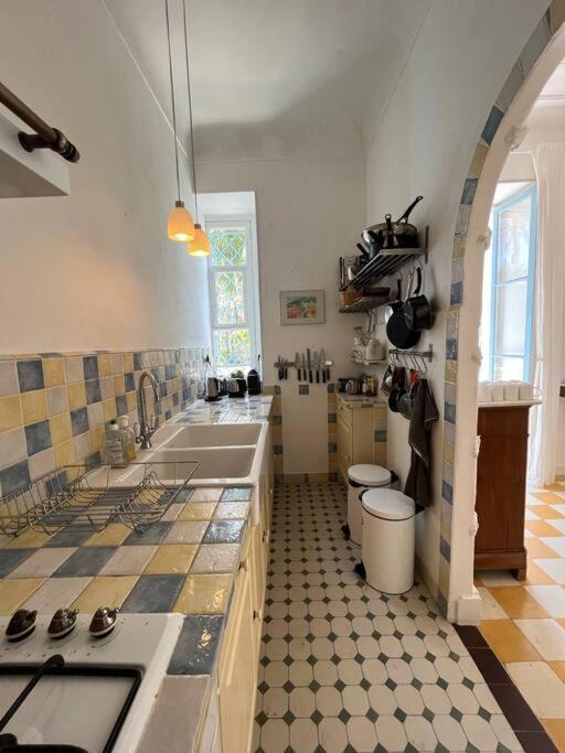 Beautiful Garden Apartment Steps From The Beach Мантон Екстер'єр фото
