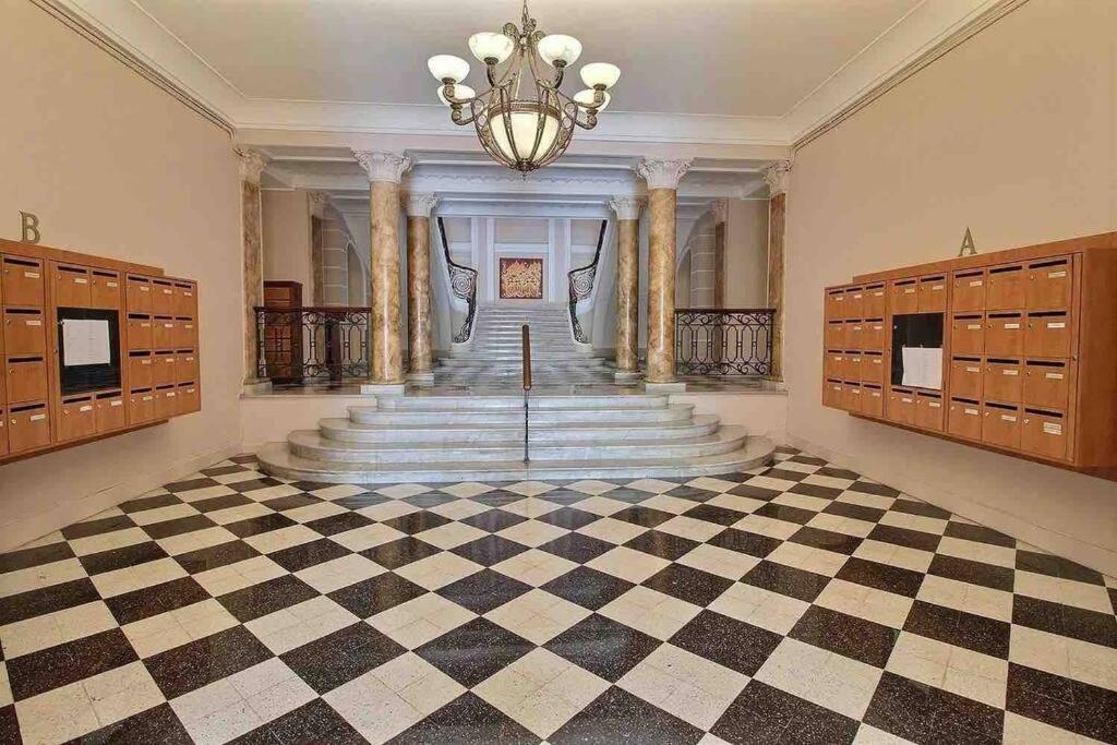 Beautiful Garden Apartment Steps From The Beach Мантон Екстер'єр фото